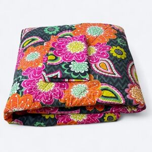 Vera‎ Bradley Ziggy Zinnia Twin Size Reversible Comforter & Pillow Sham Set